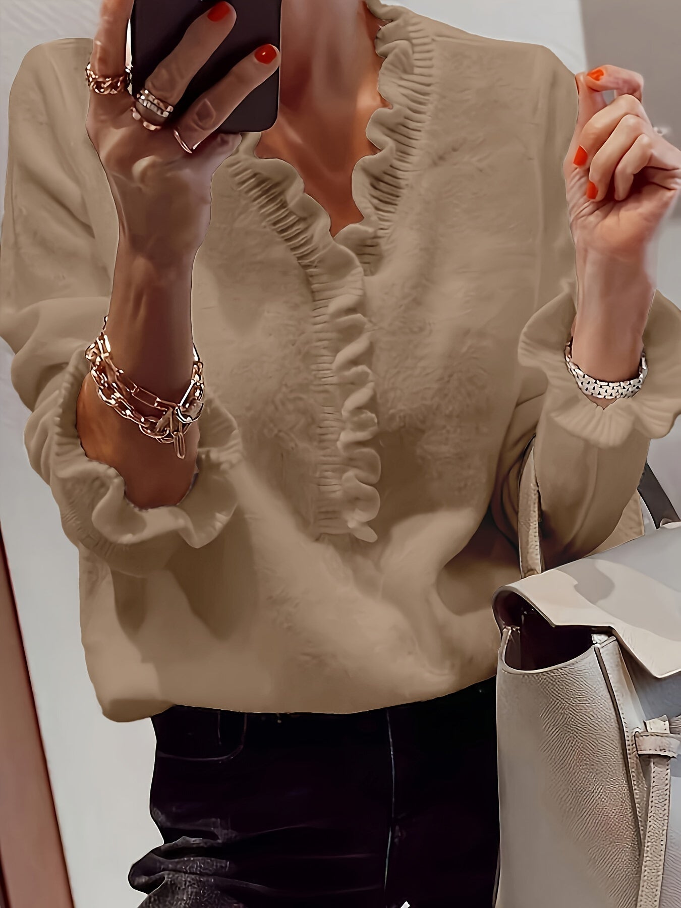Lotta™ | Elegant V-neck Tröja med Volangkant